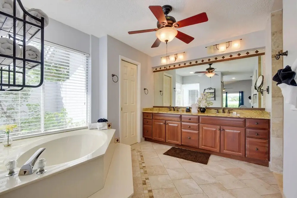 3 Mi to Dtwn Bradenton: Family Home w/ Pool!
