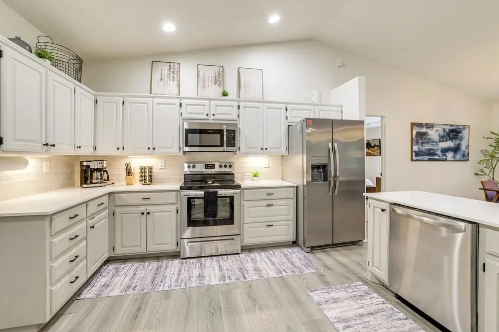 Bike, Golf, Relax: Modern Bella Vista Home w/ Deck
