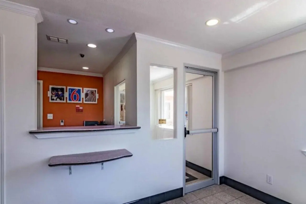 Motel 6-Azle, TX