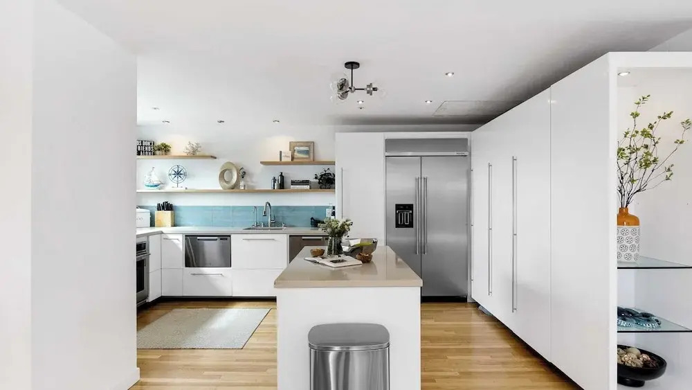 Walk to Manhattan Beach Pier, Ocean Views, Balcony, & Peloton Casa Del Mar by Avantstay