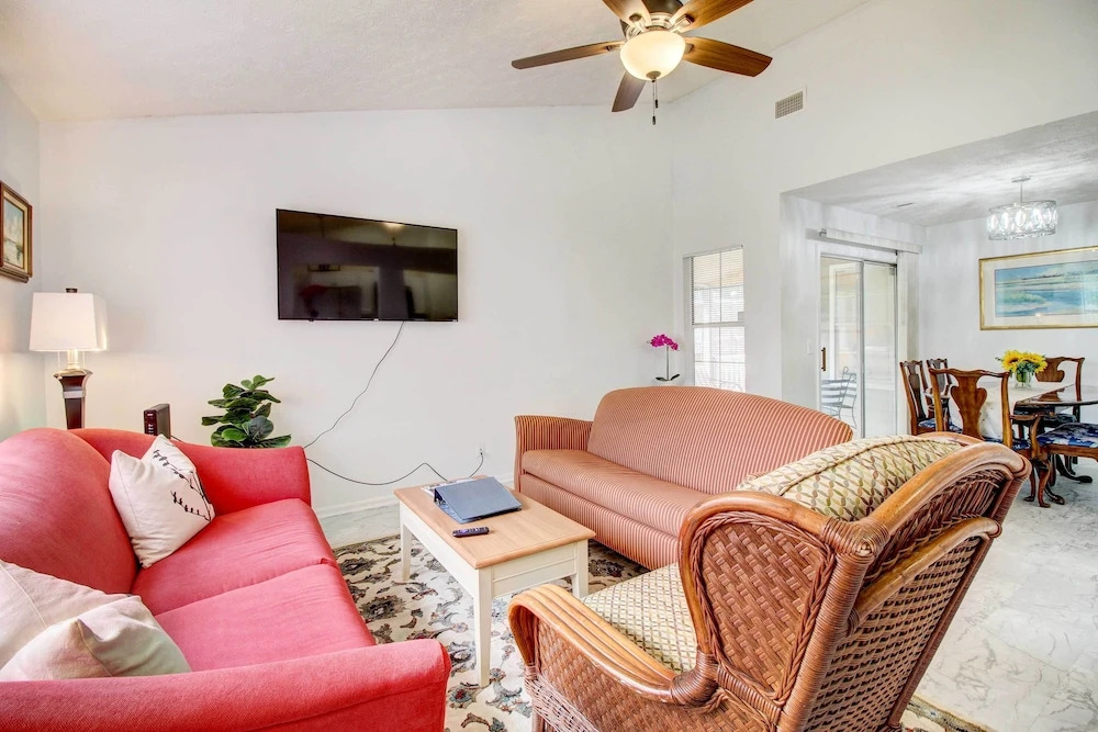 Peaceful Savannah Home - 11 Mi to Beaches