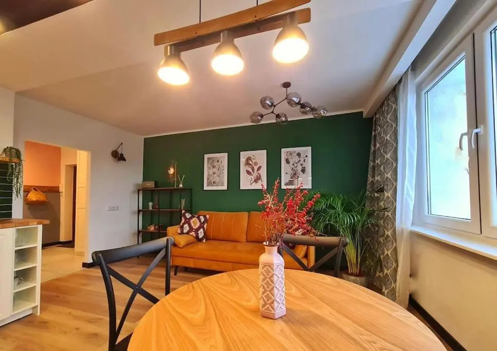 Uroczy apartament blisko centrum - 10 min do plaży