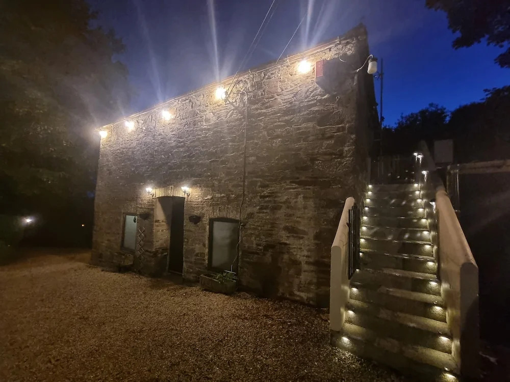 Stunning 2-bed House in Saint Columb