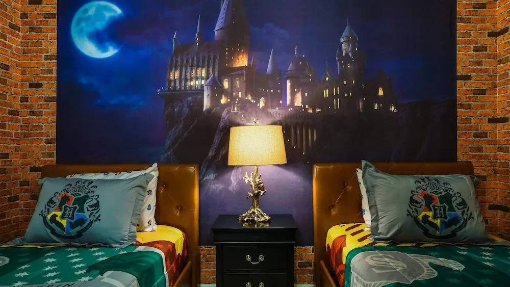 10BR Magic Retreat Pool/Spa/Game near Disney