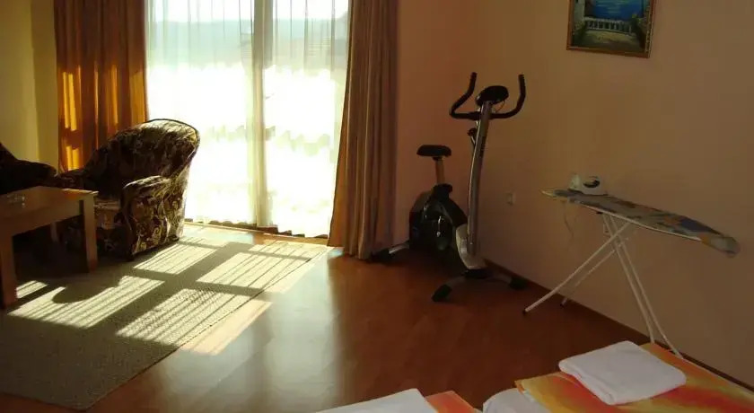 Guest House Momchilovi