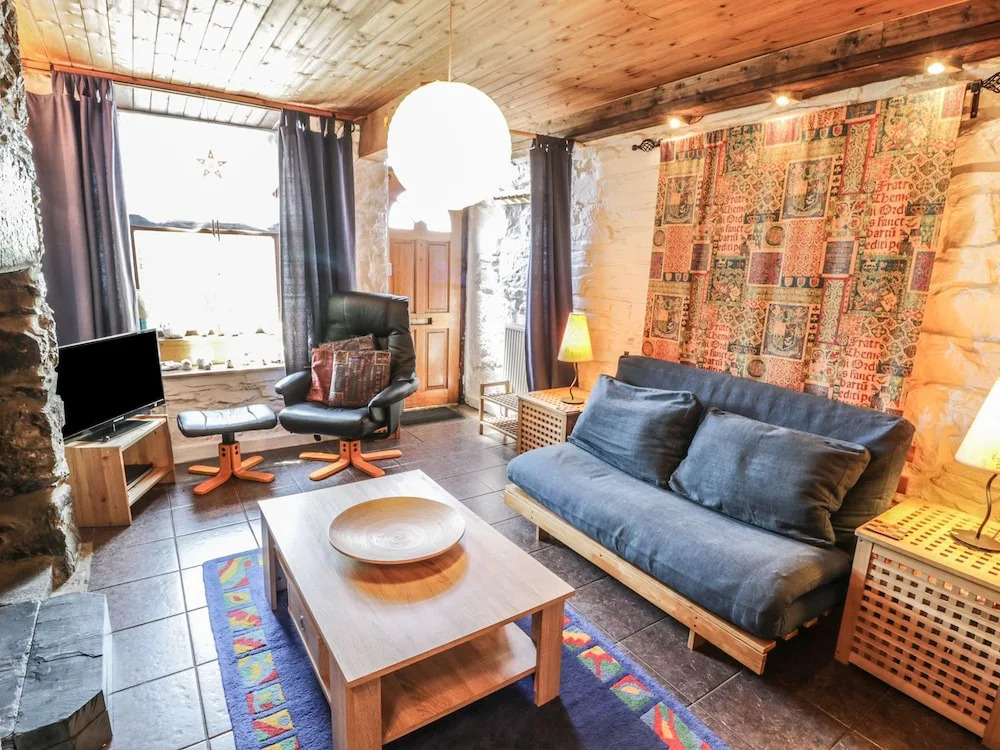 2 Waterloo Cottage