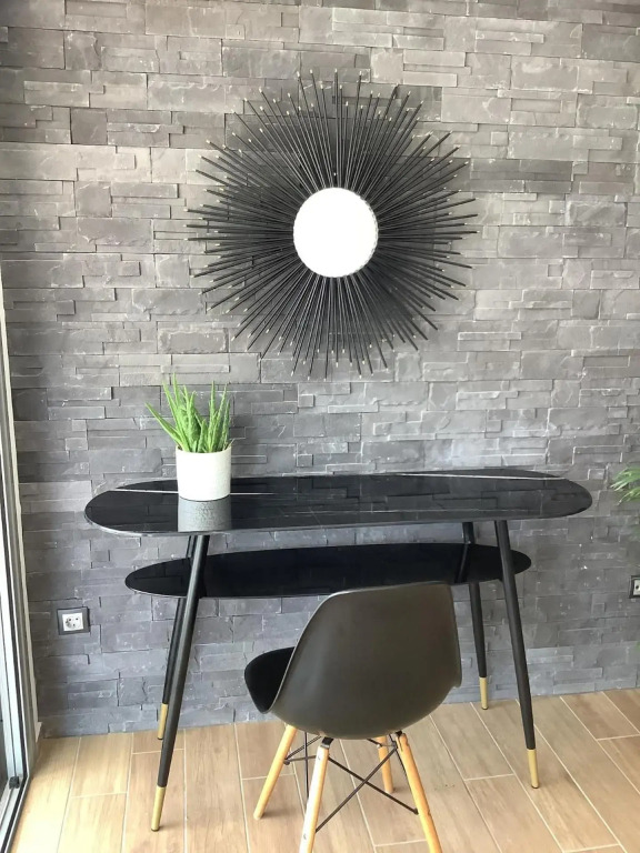 Sunny new lovely apartment 60 meters from the metro