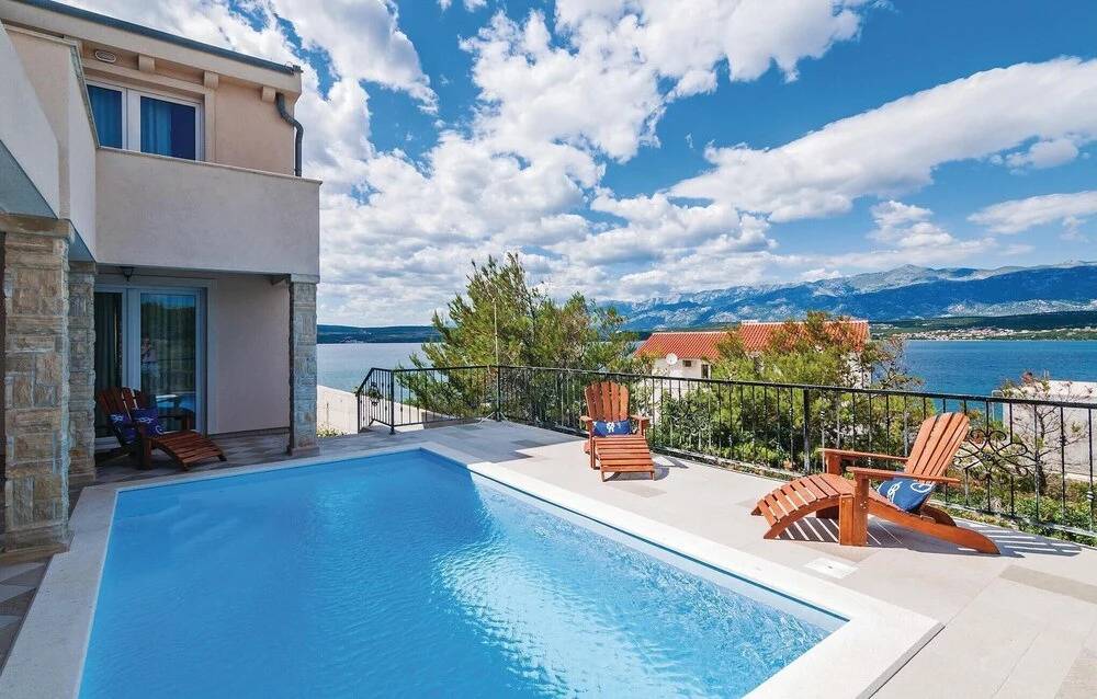 Five-Bedroom Holiday Home In Novigrad