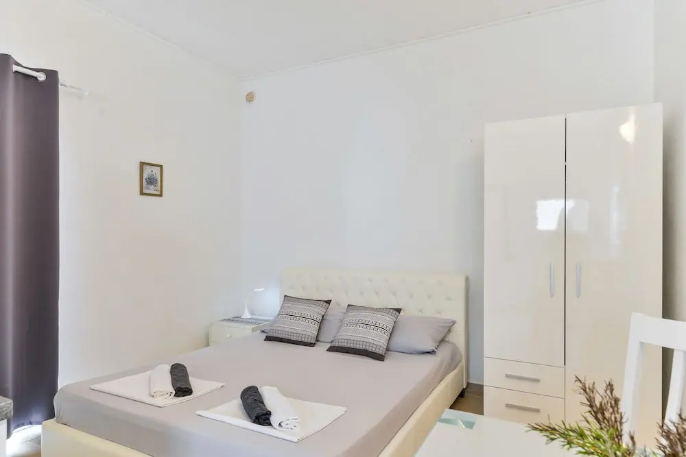 Apartments Salitrežić