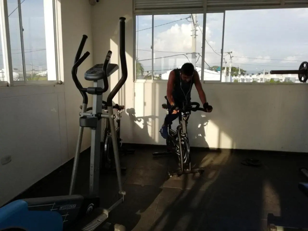 CH1 Bonito apartamento amoblado en condominio RNT 1O8239