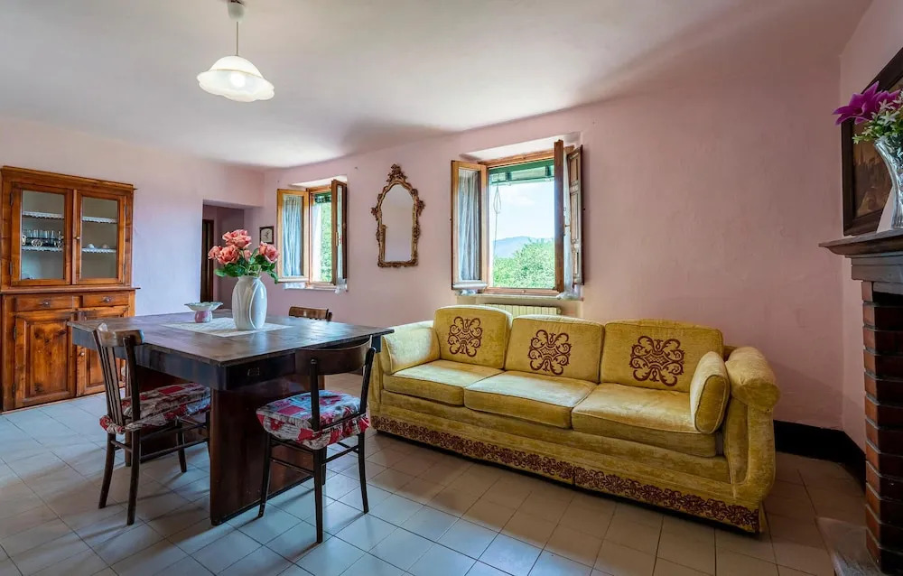Nice Home In Longoio With House A Mountain View