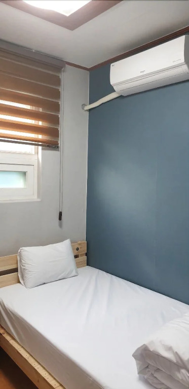 YOUNG STAY - Hostel
