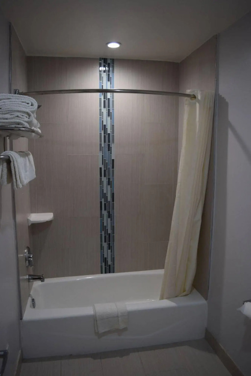 Deluxe Inn Hawthorne/ LAX