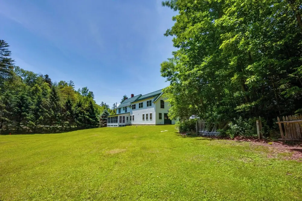 Swim, Ski & Sip: Lakefront Retreat in Plymouth