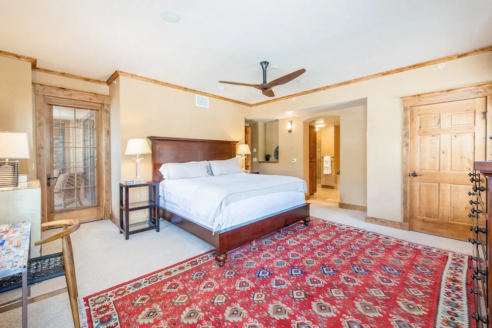 2525 Village Dr Highmark Condo - 3 Br condo by RedAwning