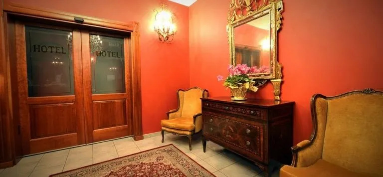 Hotel Oasis