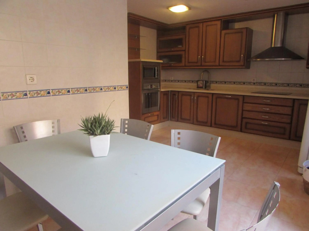 Vera Big Family Home