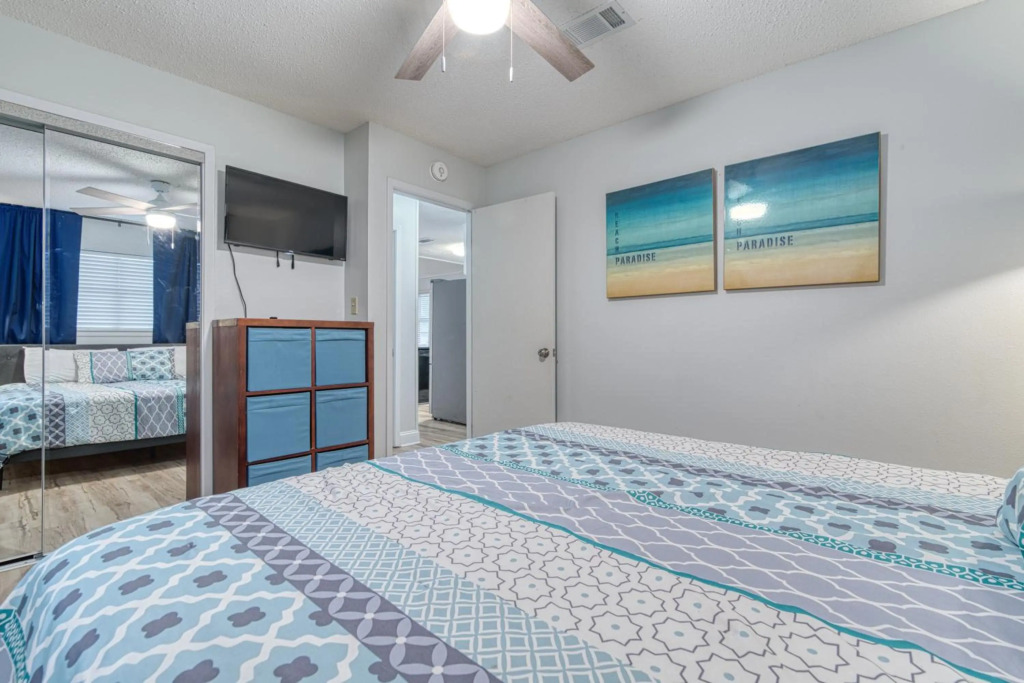 Zula Dreams Beach House, 1min Walk To The Beach, Sleeps 16, Private Heated Pool, Pets Welcome, Fenced Yard