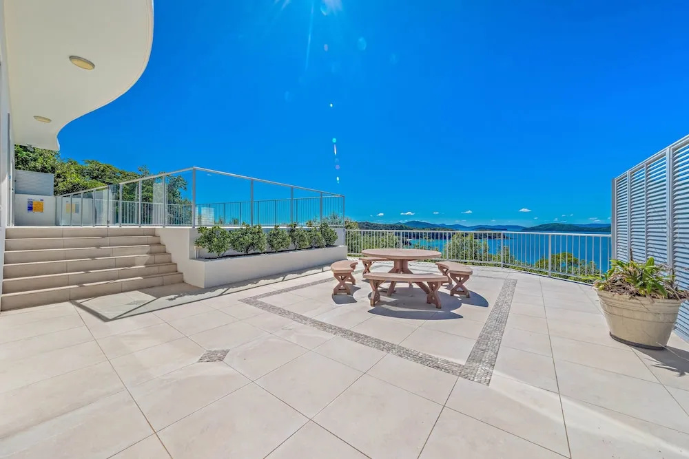 Panoramic Island Views