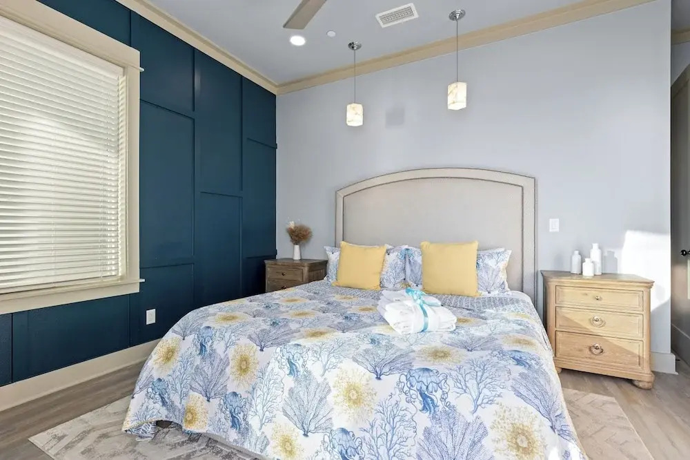 Pineapple Paradise! 6BR 7BA Beachfront House! Private Pool! Grill! Sleeps 16!