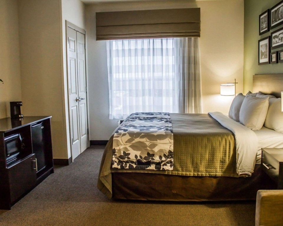 Express Inn & Suites