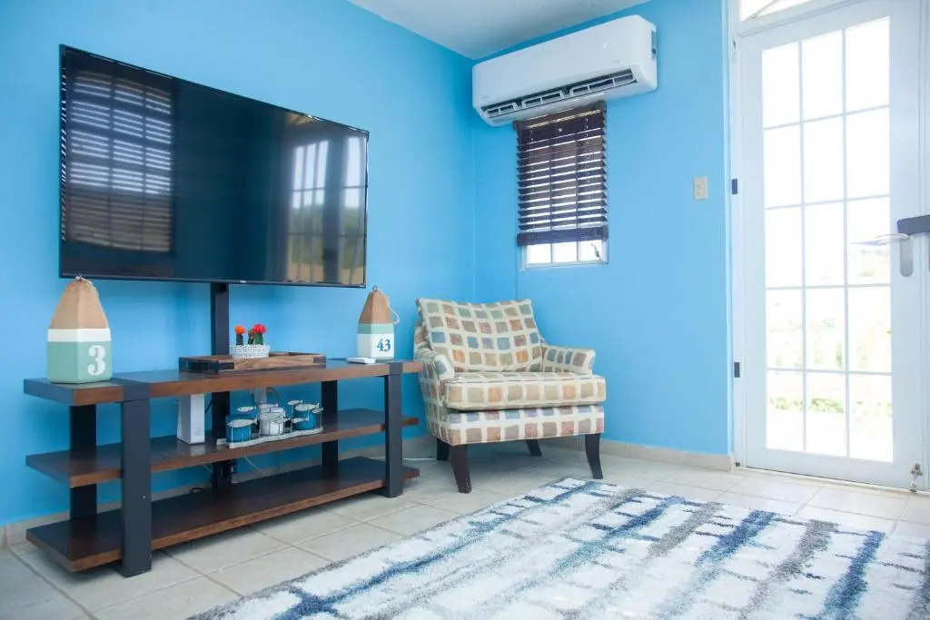 Two bedroom villa Penthouse, rooftop terrace steps from Sandy Beach PRV 301Sandy Beach and the west