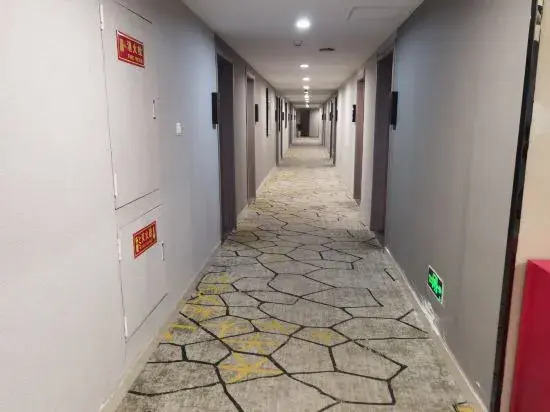 Chongqing Shengge Hotel (Qijiang Wanda Plaza Branch)