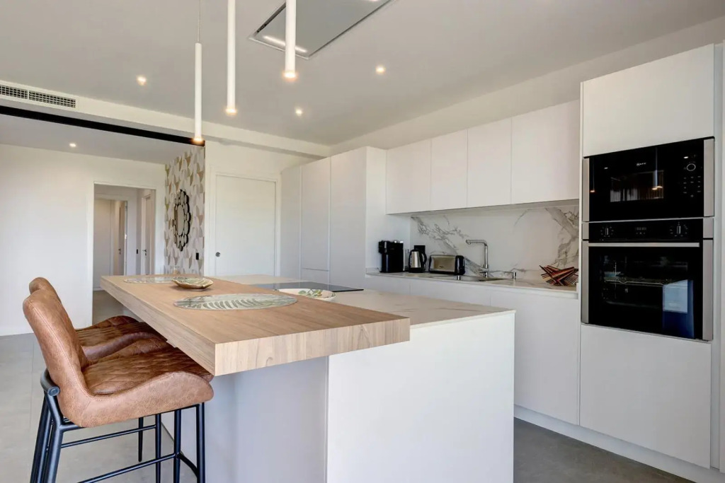 Brand New, Luxurious Ground Floor Apartment in Mirador de Estepona Hills