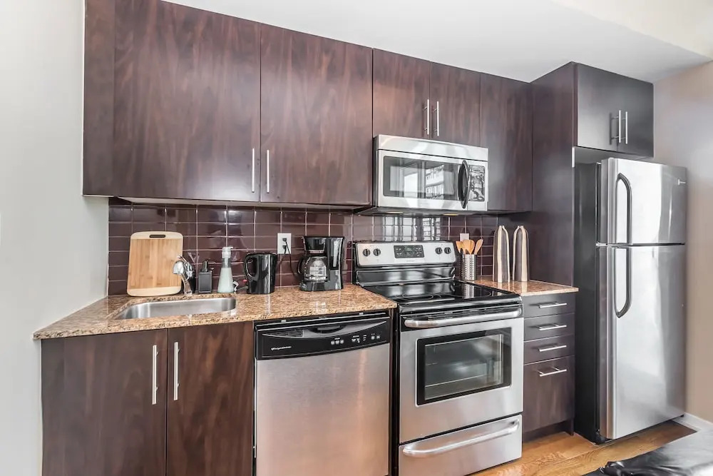 The Corporate Suite - Maple Leaf Square