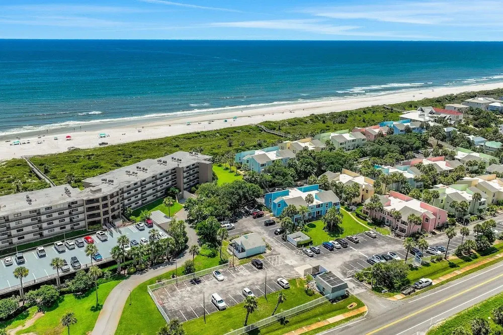 Spacious Condo With 2 Private Balconies, Beach Access and Pool