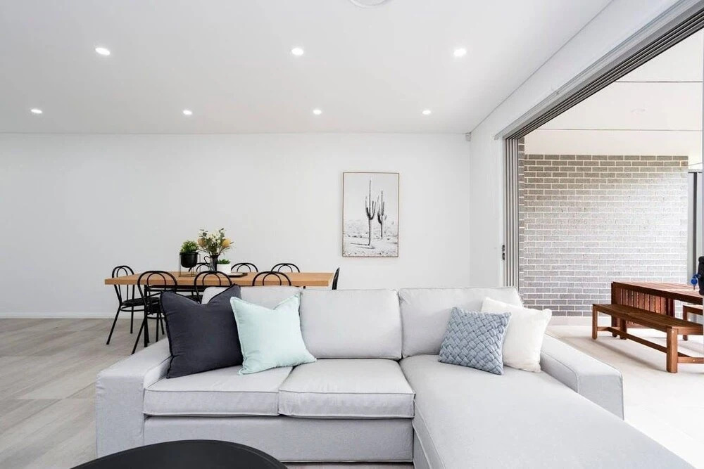 5 Bedroom Sydney Mansion with Parking