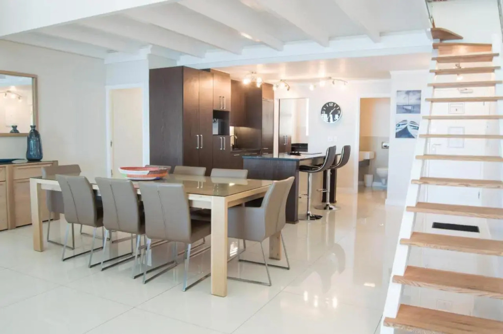 The Crystal Luxury Serviced Apartments