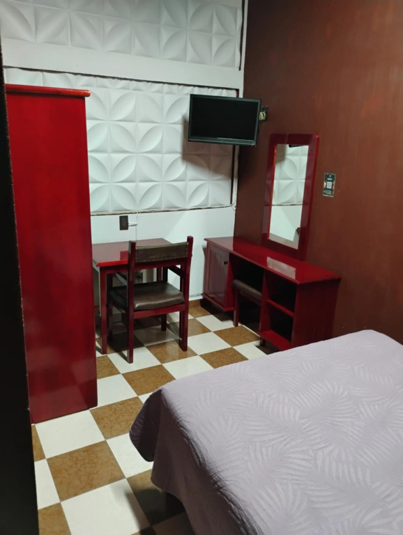 HOTEL y Vapor PLAZA