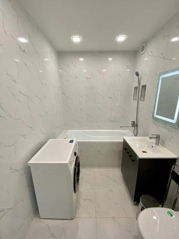 Comfortable apartment with 2 bedrooms on Tole bi 285/8