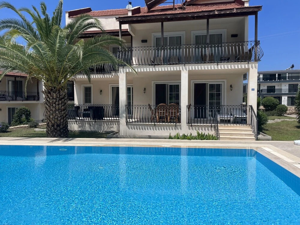 Stunning Spacious Poolside 2-bed Apt in Ovaçik
