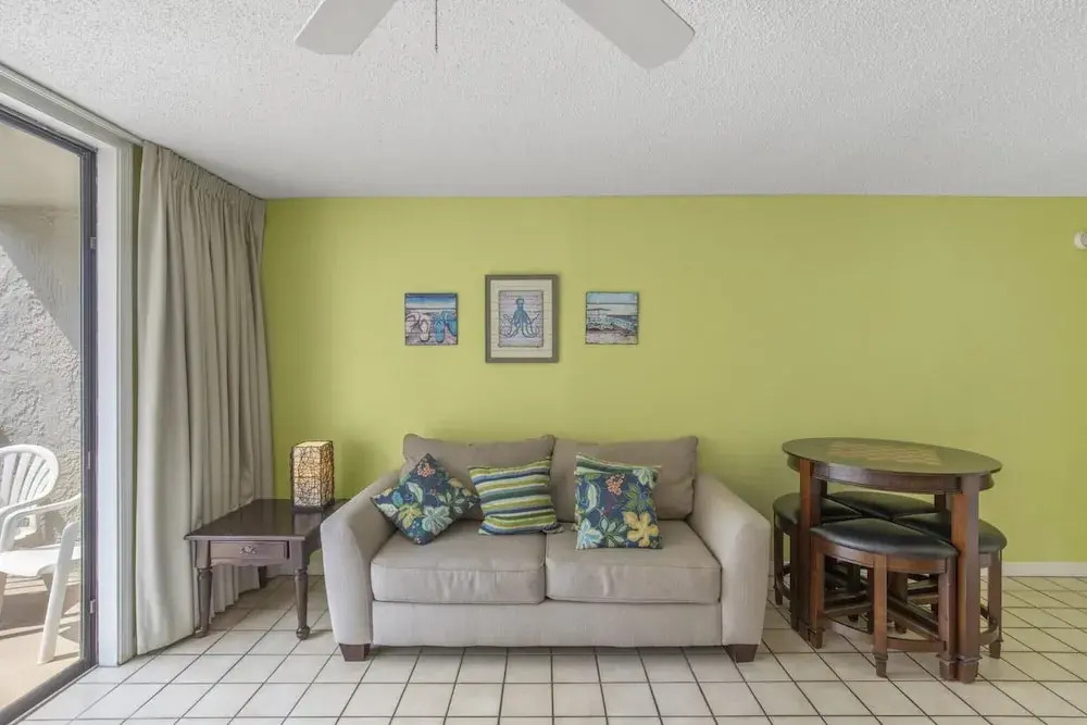 Spectacular views with numerous amenities and pools on sands of Orange Beach