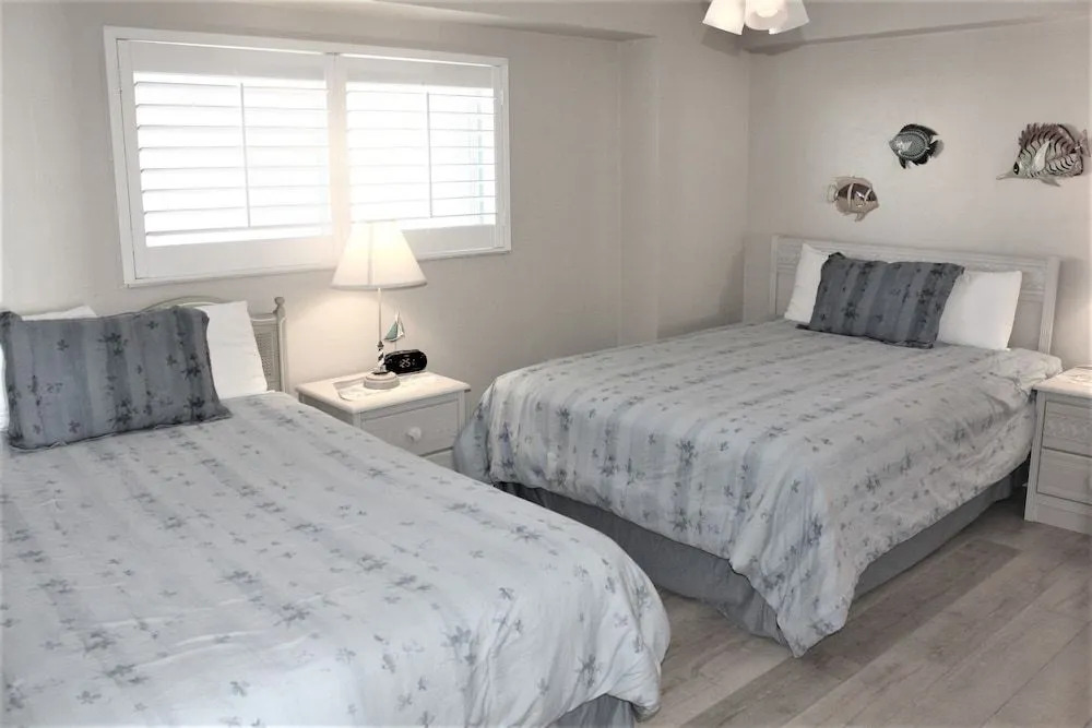 Jamaica Royale 401 - 2 Br Condo