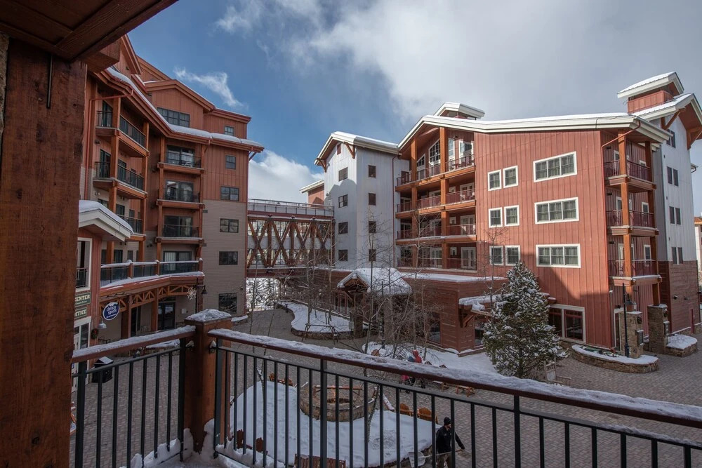 Slopeside Studio Unit With Kitchenette Studio Bedroom Condo - No Cleaning Fee! by RedAwning
