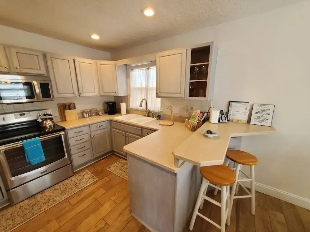 Beach Cottage On C Street 3 Bedroom Home