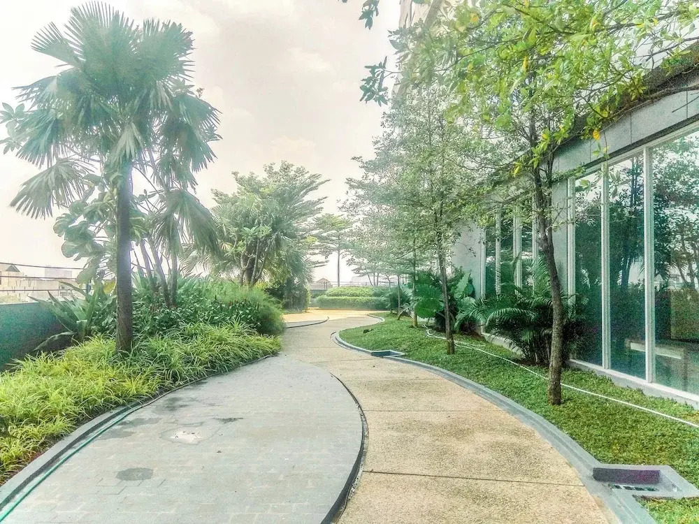 Spacious And Homey 2Br Apartment With Private Lift At The Kencana Residence