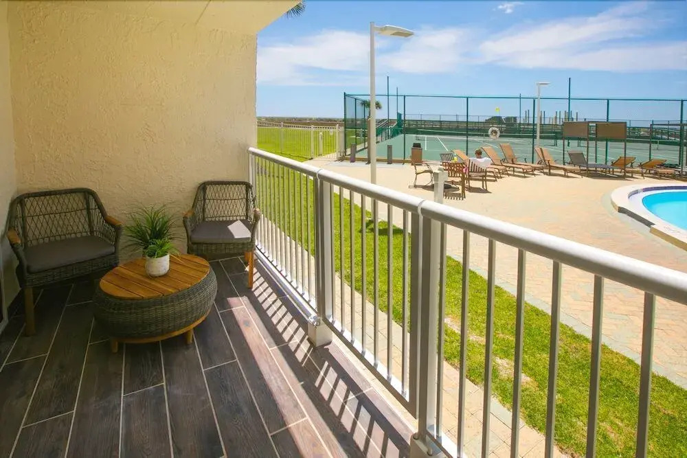 Gulf Shore Condo #114 - 1 Br condo by RedAwning