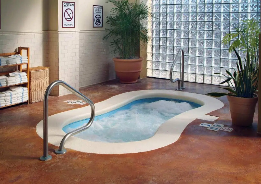 Отель Embassy Suites by Hilton Charlotte