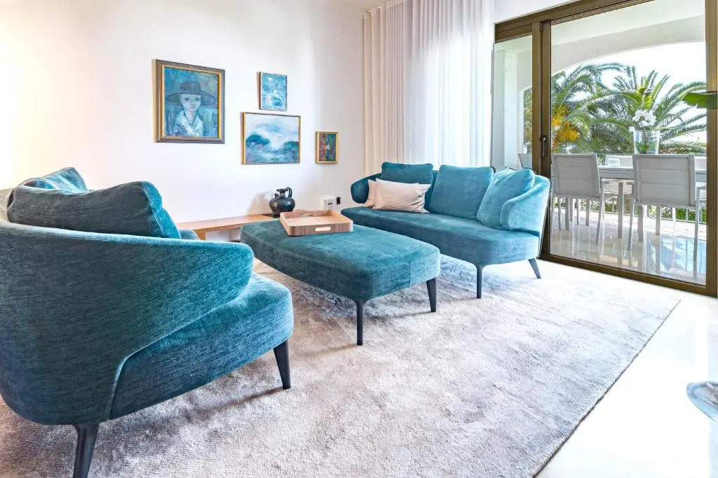 CB1- Sweet flat, shared pool in perfect location