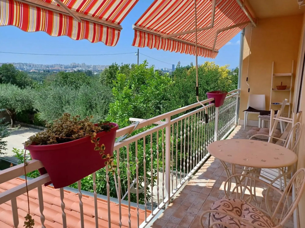 Big apartment with garden