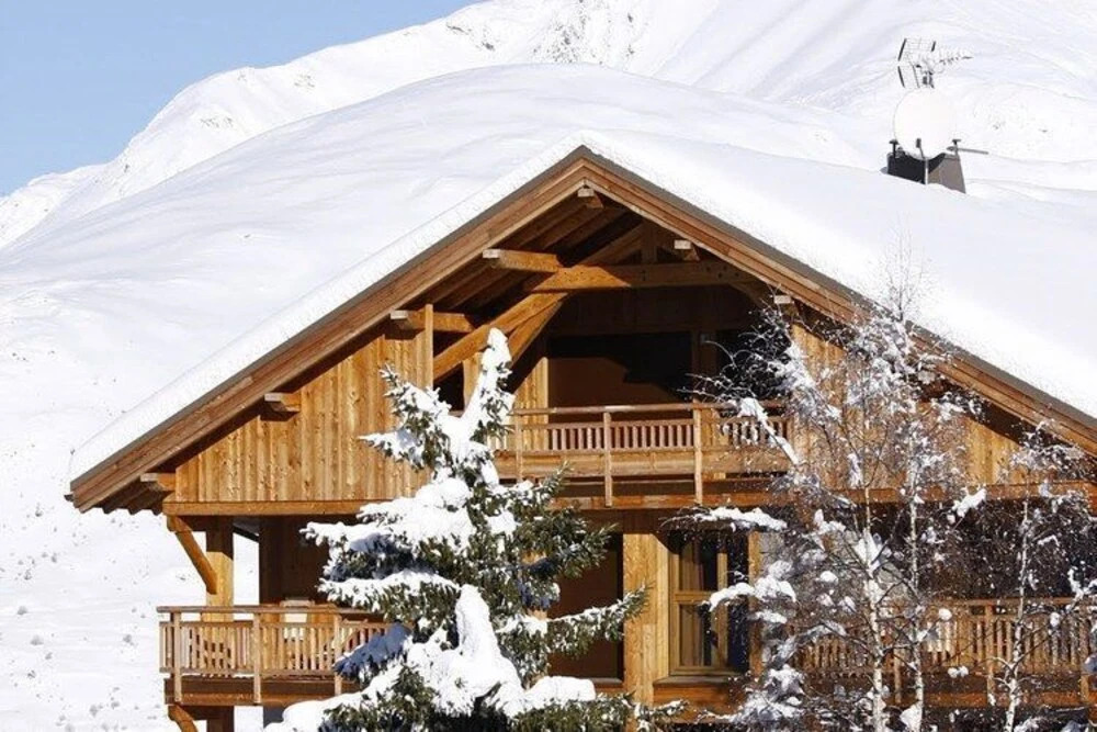 Spacious Apartment in Les Deux-alpes Near Ski Area