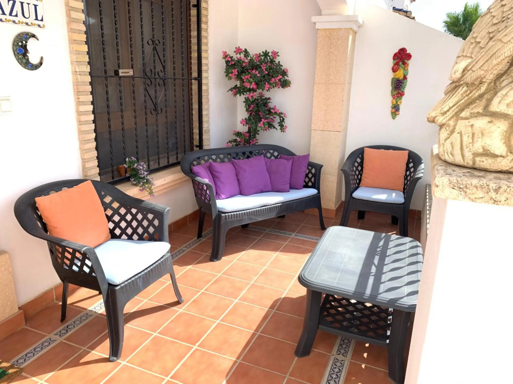 Villamartin, lovely 2 bed house, short walk to the Plaza.