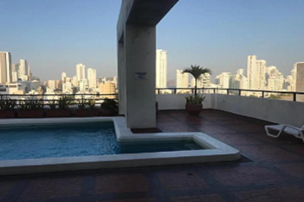 E2TL Apartamento Basico cerca al Mar con Aire Acondicionado y WiFi