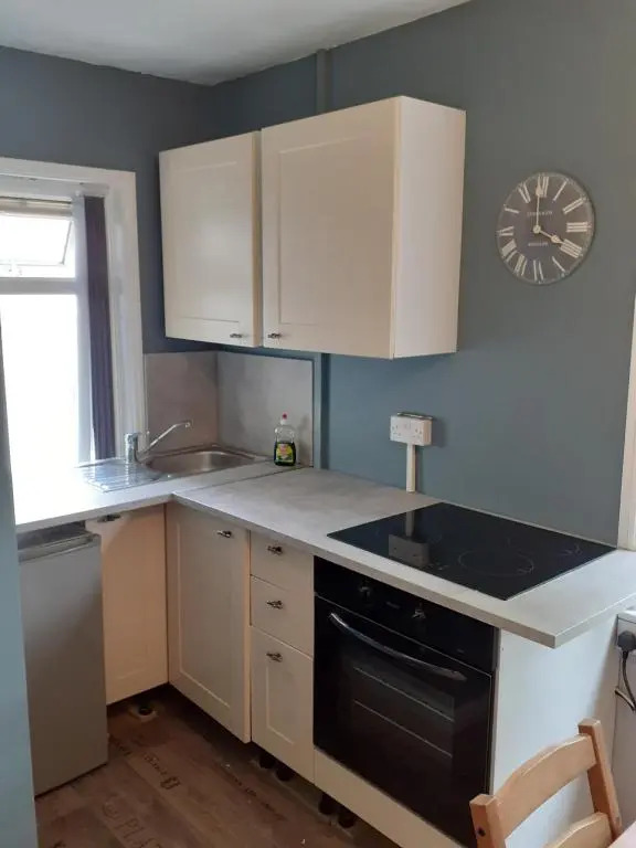 Admirals Apartment sleeps 4 adults 2 children EV Point