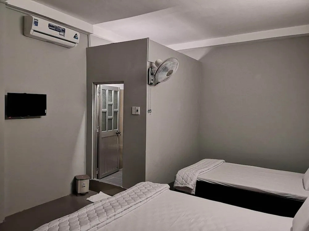 Ha Bao Chau Hotel