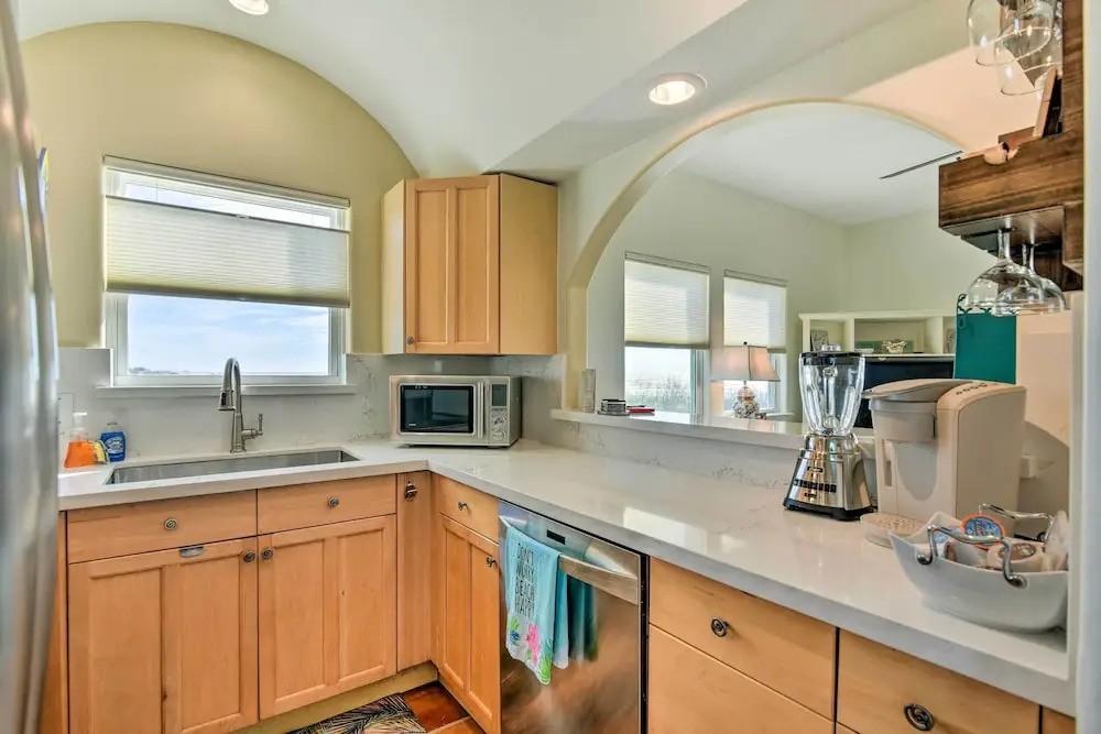 Steps to Beach: Ocean-view Retreat in Galveston!